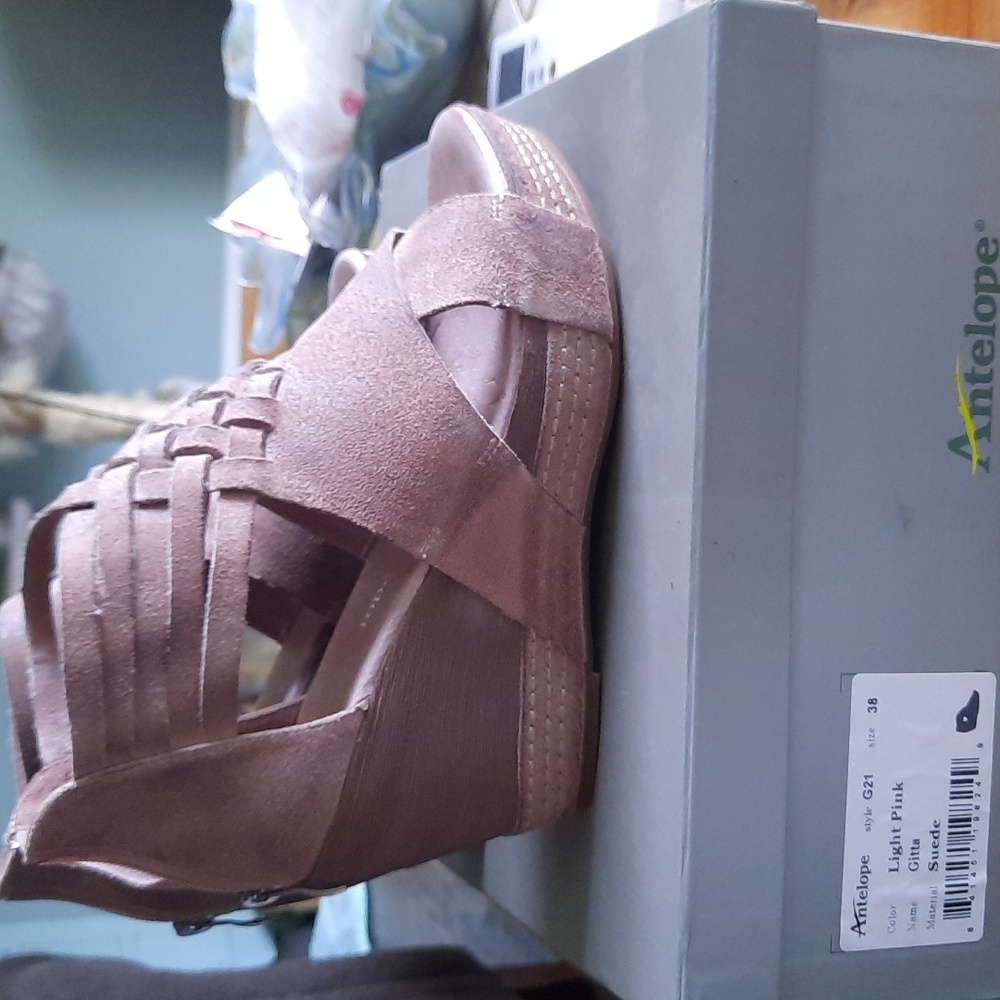 Dusty rose genuine suede antelope sandals size 38 NWT